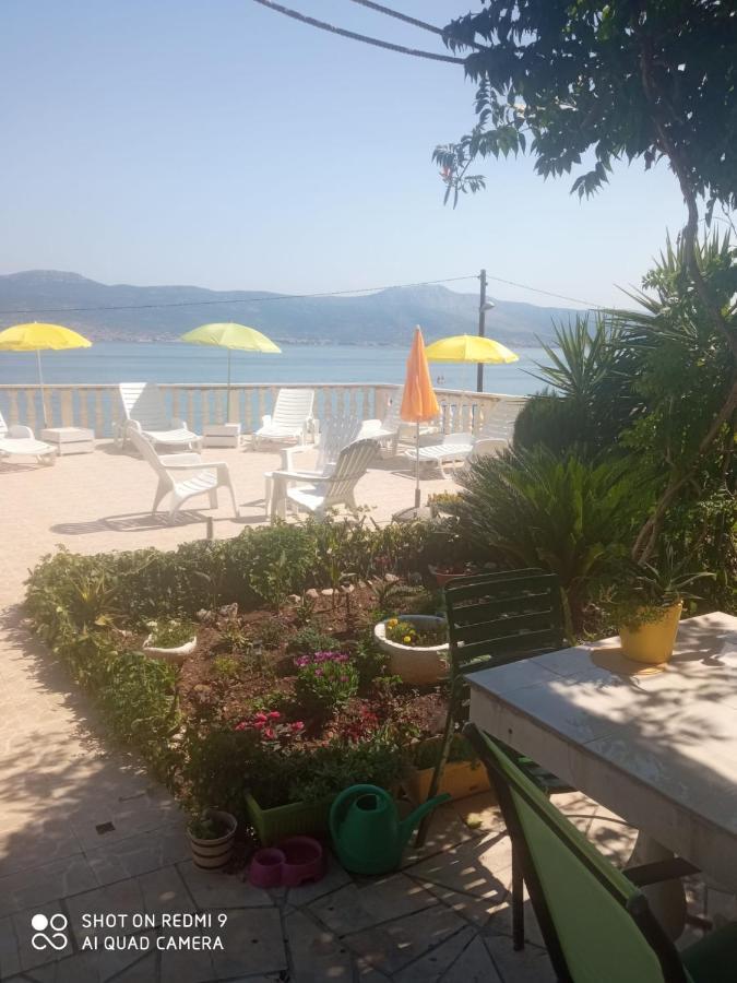 Villa Fjaba - By The Sea - With The Big Terraces & Great Sea View Трогир Екстериор снимка