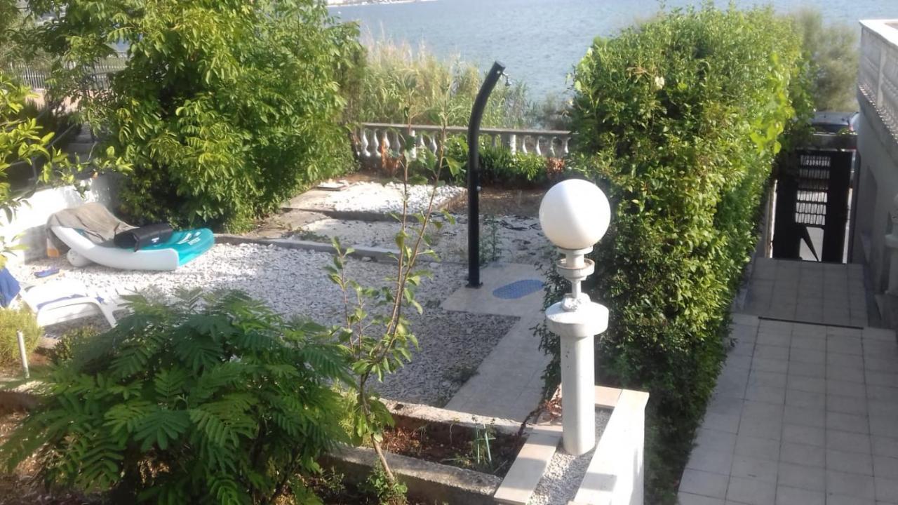 Villa Fjaba - By The Sea - With The Big Terraces & Great Sea View Трогир Екстериор снимка