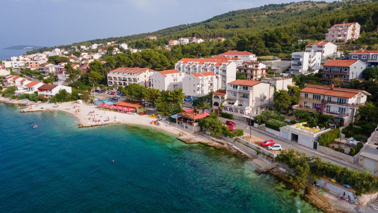 Villa Fjaba - By The Sea - With The Big Terraces & Great Sea View Трогир Екстериор снимка