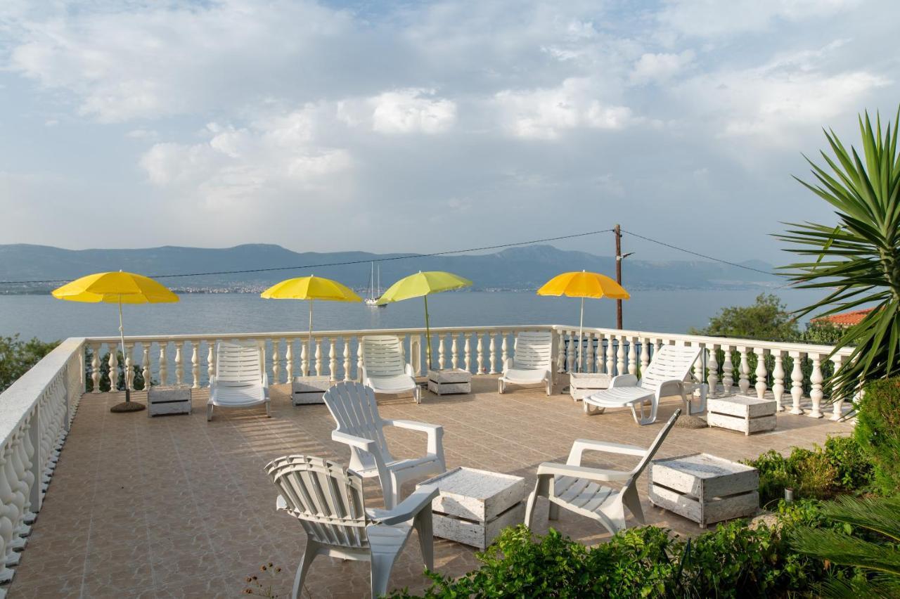 Villa Fjaba - By The Sea - With The Big Terraces & Great Sea View Трогир Екстериор снимка