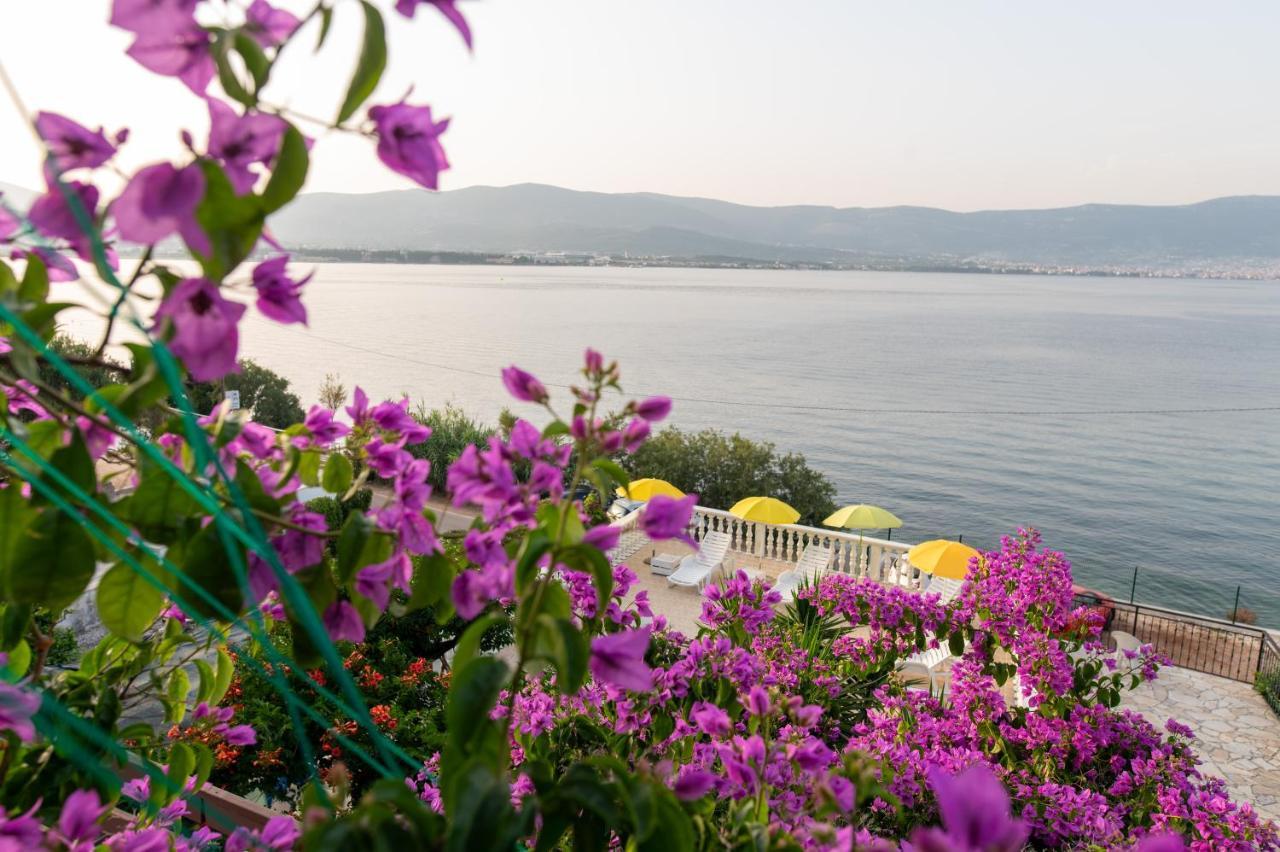 Villa Fjaba - By The Sea - With The Big Terraces & Great Sea View Трогир Екстериор снимка