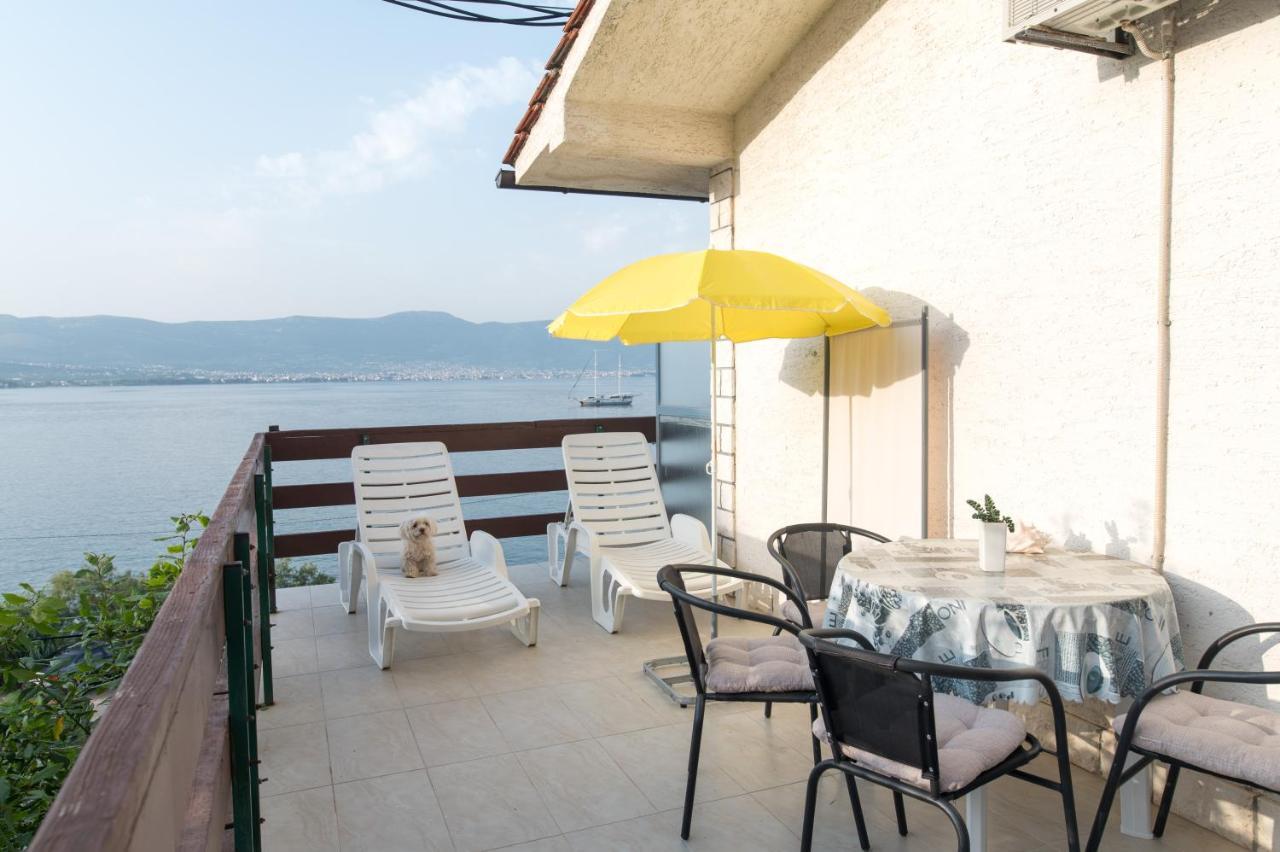 Villa Fjaba - By The Sea - With The Big Terraces & Great Sea View Трогир Екстериор снимка