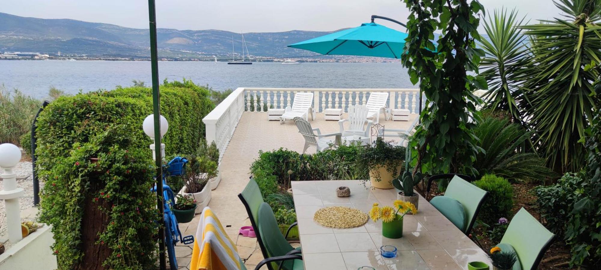 Villa Fjaba - By The Sea - With The Big Terraces & Great Sea View Трогир Екстериор снимка