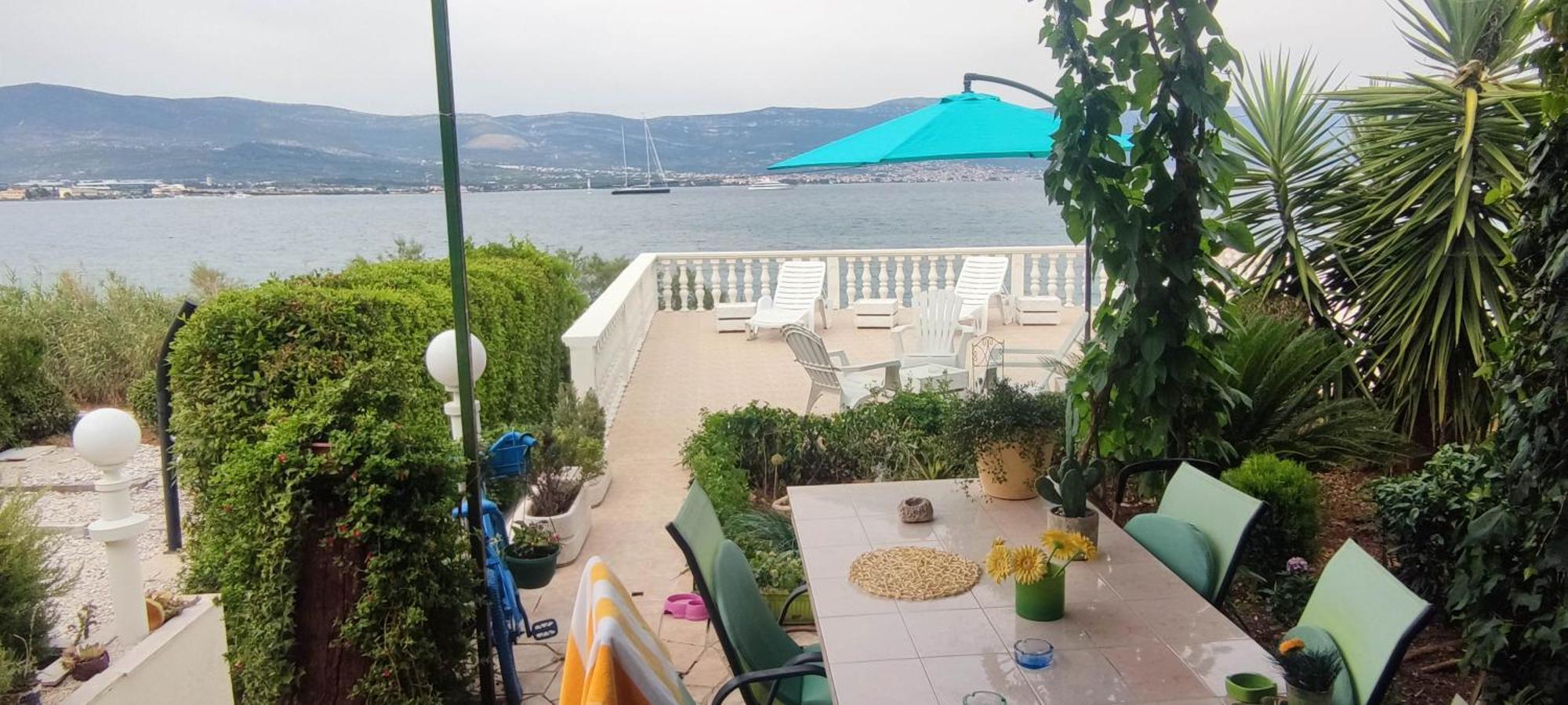 Villa Fjaba - By The Sea - With The Big Terraces & Great Sea View Трогир Екстериор снимка